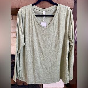 Army Green V-neck Long Sleeved T-shirt